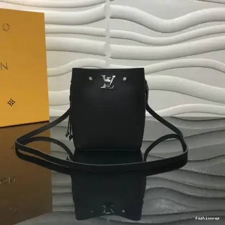 205FY0106 LV Bags 0606